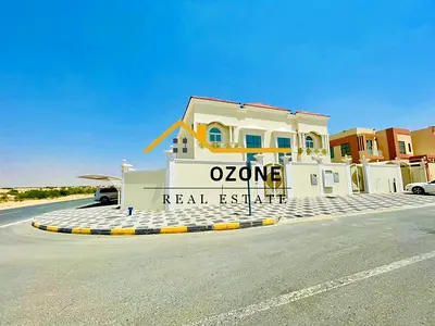 Supreme size 5bedroom villa with 2 kitchen maid room wordrobs