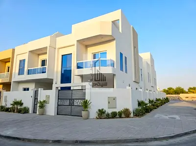 4-bedroom corner villa, freehold, registration fees included.