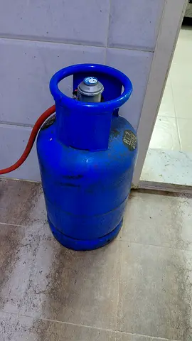 Blue LPG Gas Cylinder with Regulator and Hose
