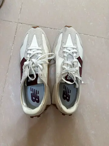 Used New Balance casual sneakers - size available (white/burgundy)