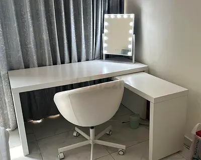 Desk with Pull-Out Panel and Vanity Mirror Set