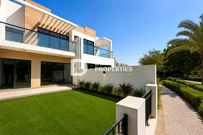 Park Access | Spacious Garden | Close To Amenities