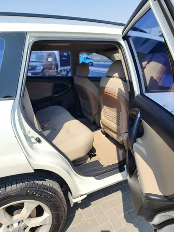 صورة 9 لـ 2010 Toyota RAV 4