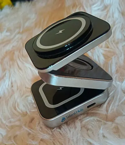 Wireless Charger Model: PB11 3-in-1 Foldable Magnetic