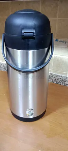 Stainless Steel Vacuum Flask with Handle – 4.5L (Good Condition)