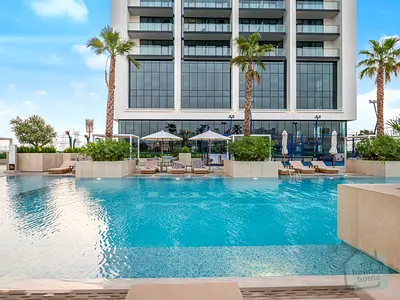 Luxe High-Floor 1 BR | Pool & Gym | Special Rate