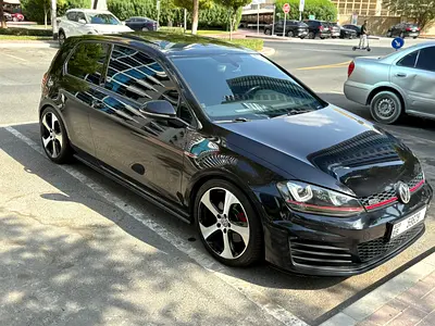Volkswagen Golf GTE 2016 | GCC Specs | Well Maintained