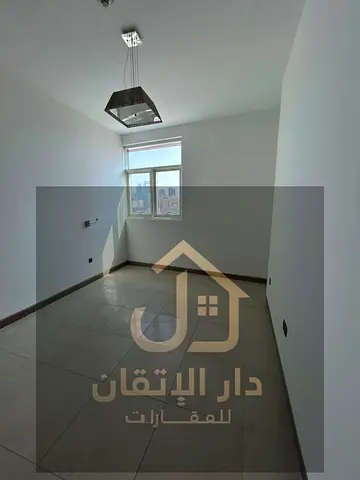 غرفتان وصالة للإيجار السنوي في الرولة | جيم ومسبح | باركن مجاني | 4 دفعات