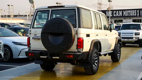 2026 Toyota LAND CRUISER 70 SERIES — миниатюра 5