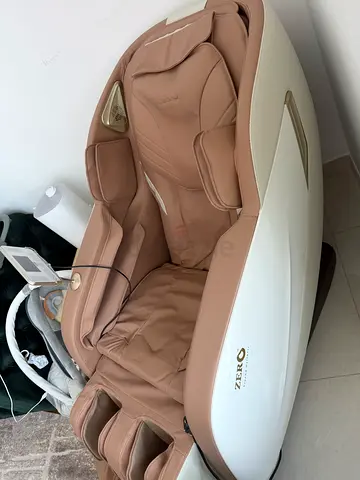 Used Full-Body Zero Gravity Massage Chair - Beige/White Abu Dhabi Alrawdh