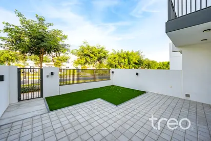 Green Belt | Private Garden | Single Row