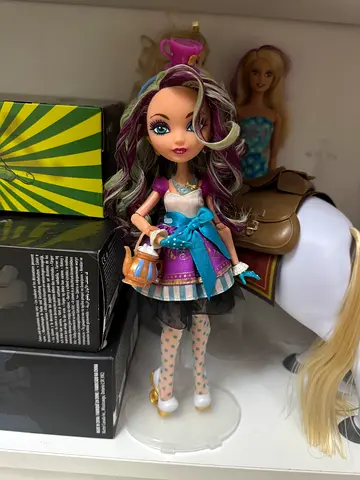 Ever After High doll Monster High Madeline