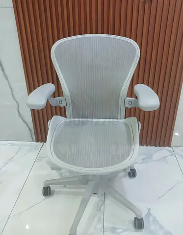 I'm Selling Herman Miller Remastered Aeron Chair Type B Fully Loaded Good Condition