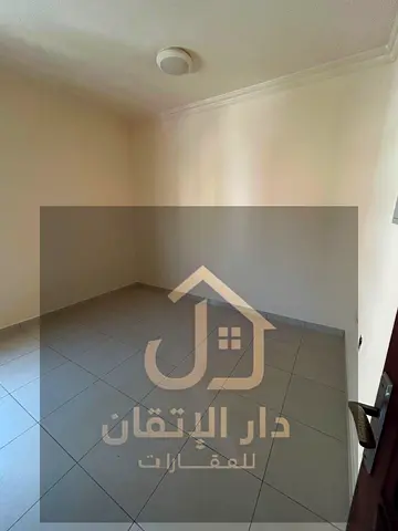 استديو للإيجار السنوي في النباعة | مطبخ منفصل | مساحة واسعة | بدون رسوم