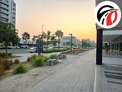 Hot location/ boulevard view / Spacious shop / 2 months free