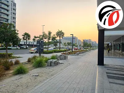 Hot location/ boulevard view / Spacious shop / 2 months free