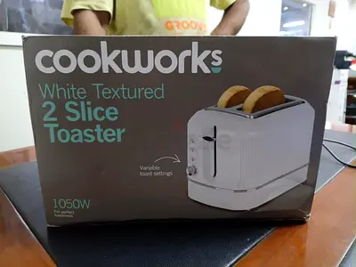 Cookworks White Textured 2-Slice Toaster - 1050W (Boxed)