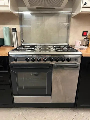 Indesit Stainless Steel Gas Cooker with Oven - Good Condition