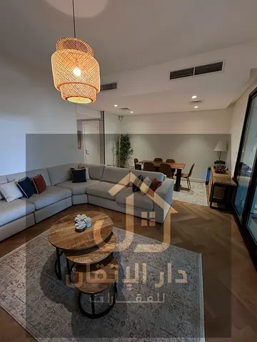 فرصة ذهبية للبيع فيلا منطقة النسمة  مساحة واسعة ومريحة توجد حديقة مغطاه