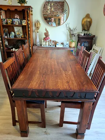 Solid wood Brown table & chairs