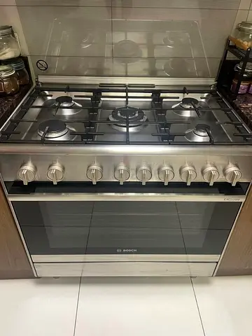 Bosch stainless steel freestanding gas cooker with oven (good condition)