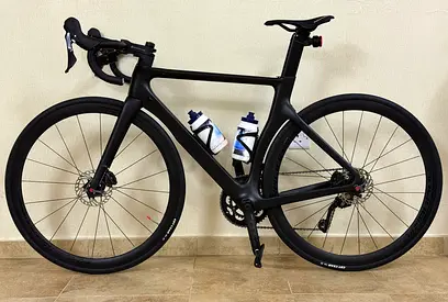 Aero Carbon Road Bike with Accessories – Shimano GRX – Size 50