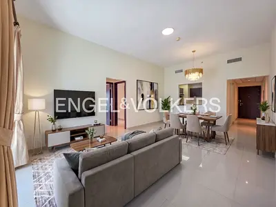 Mid Floor | Corner unit | Vacant | Exclusive