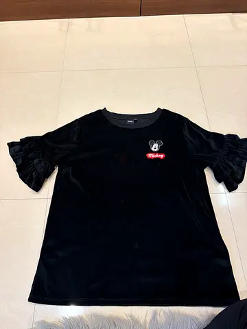 Black Velvet Short-Sleeve Top with Ruffle Sleeves (Size 40) L