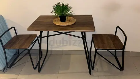 Dining table and chairs for 2