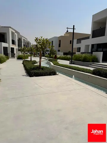 Fountain Facing |Corner & Single Row Villa | Modified | Brand New