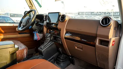 2026 Toyota LAND CRUISER 70 SERIES — миниатюра 10