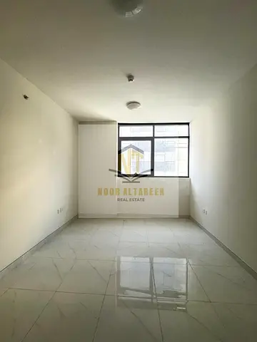 First-time occupancy in Al Mamzar: 1 bedroom + living room, 2 bathrooms, central A/C; AED 40,000; payable in 4 or 6 installments; AED 2,000 security d