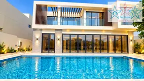 LUXURIOUS CORNER 5 BEDROOM + MAID I SWIMMING POOL I MODERN I 2 EQUIPPED KITCHENS I IDEAL