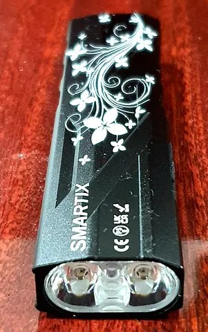 Smartix Smart9 Pro 3.0 is a very good, feature-packed everyday carry (EDC) flashlight