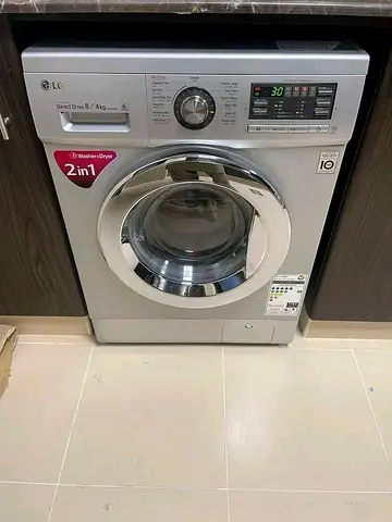 LG 2-in-1 Front Load Washer Dryer 8/4kg - Silver, Good Working Condition