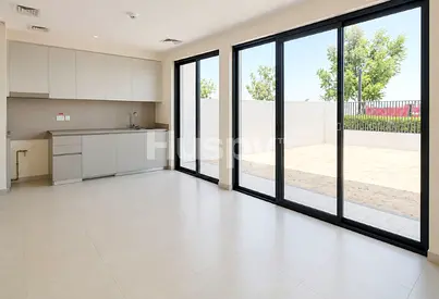 Single Row | Well Maintained | Landscaped
