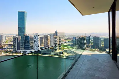 Full Canal View | Corner Unit | On High Floor