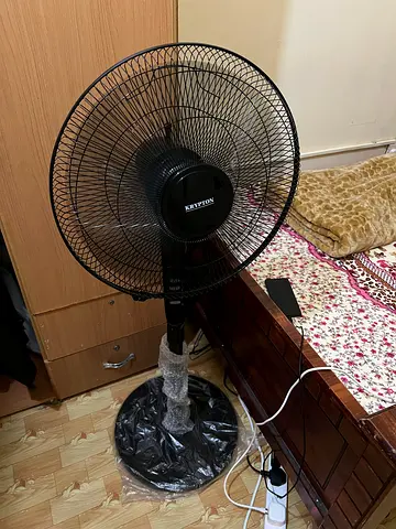 Standing pedestal fan - used, working brand new condition with warranty