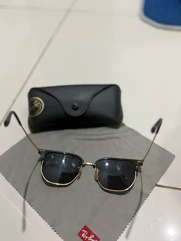 Ray-Ban Clubmaster Classic Sunglasses with Case