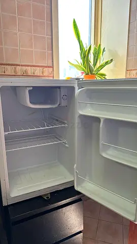 Small single-door fridge - good working condition