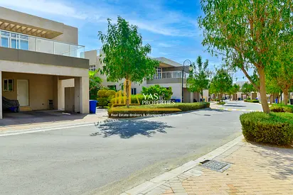 Corner Plot | Spacious Garden | 4BR+ Maid