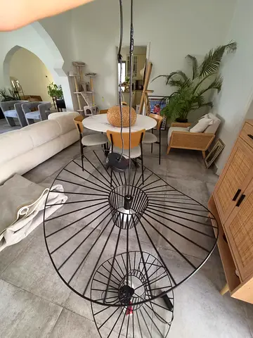 2 Black lamps