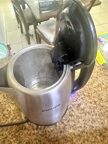 Philips Stainless Steel Electric Kettle - Working