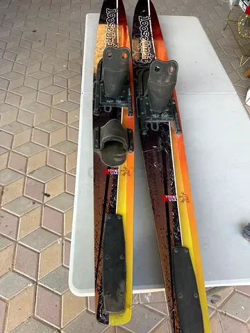 Pair of adult water skis with bindings - used