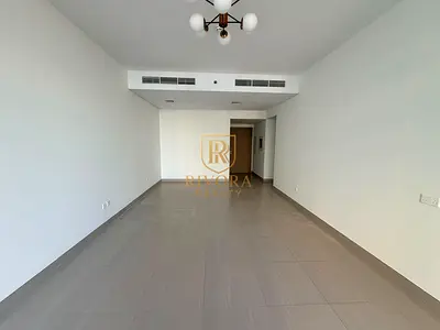 شقة غرفتين وصالة | موقع مميز على الواجهة المائية | تصميم واسع