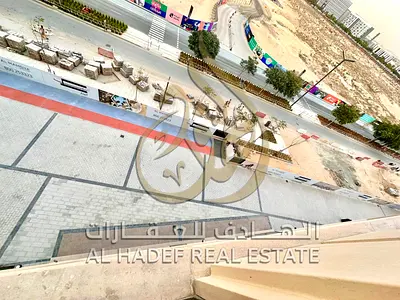 غرفة وصالة مفروشة بالكامل للإيجار السنوي في الممشى الشارقة، جاهزة للسكن مع إنترنت وموقف شاملين، وموقع مميز قريب من جميع الخدمات والمرافق