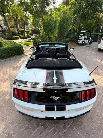 2022 FORD MUSTANG photo 8