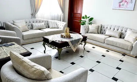 طقم كنب أنيق ومميز للبيع
