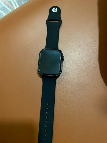 Just opened black 1st copy applewatch with silicone band good condition and have extra airpod free