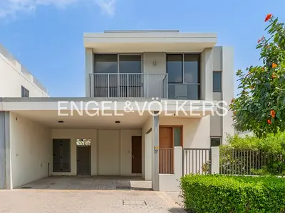 Vacant | Single Row | Across Amenities